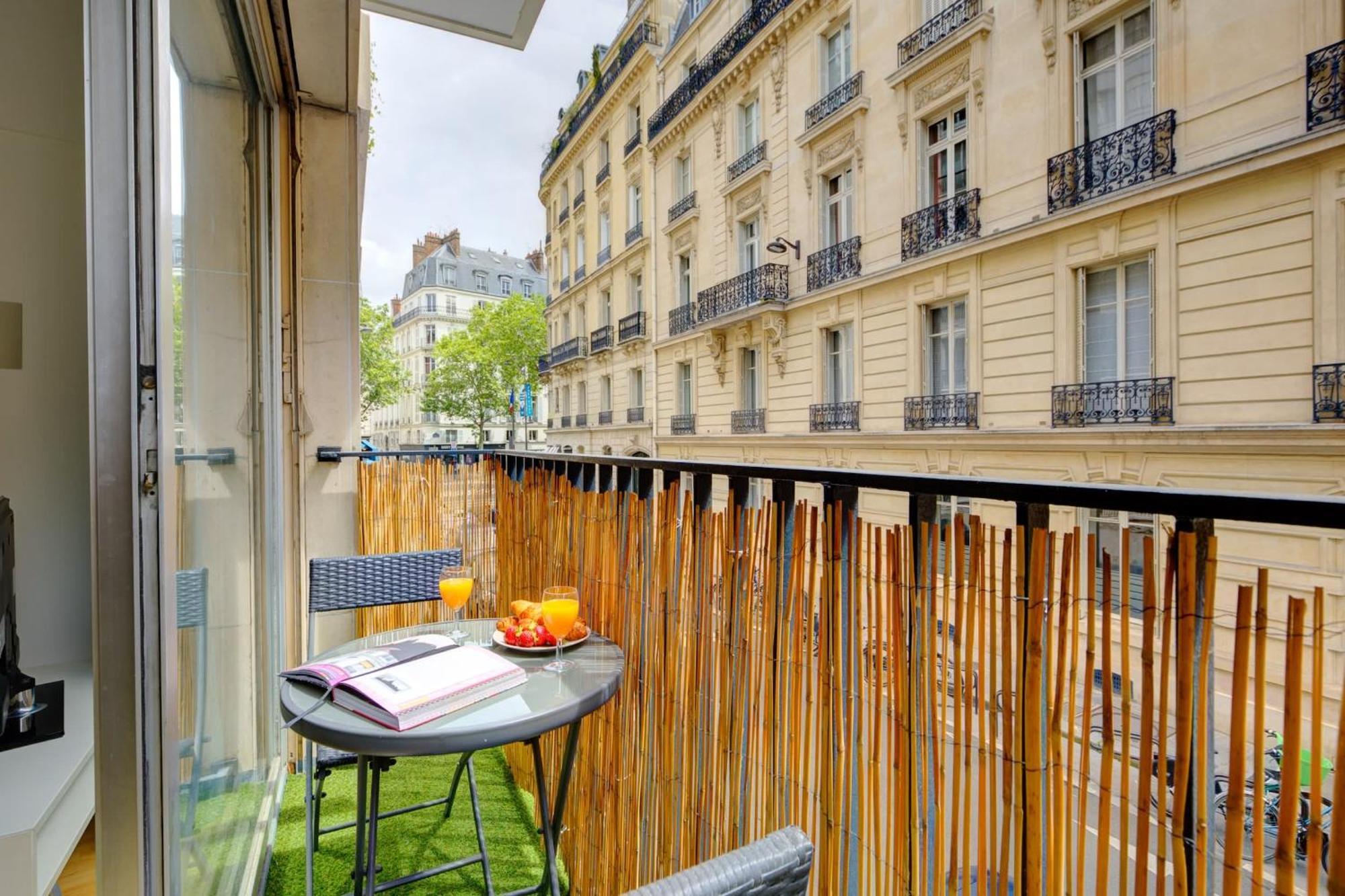 St Germain & Le Bon Marche With Balcony - Cityapartmentstay Paris Luaran gambar