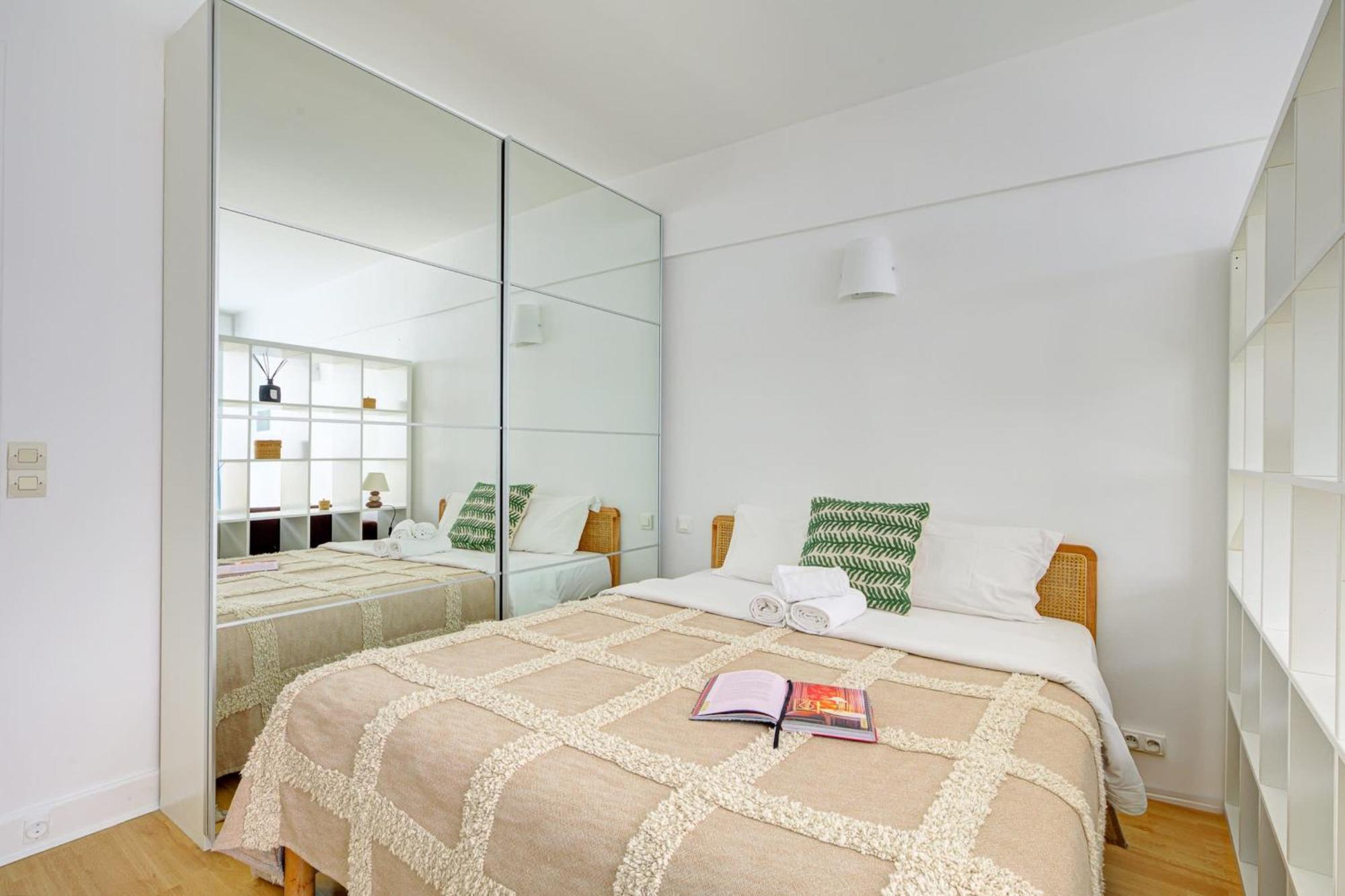 St Germain & Le Bon Marche With Balcony - Cityapartmentstay Paris Luaran gambar