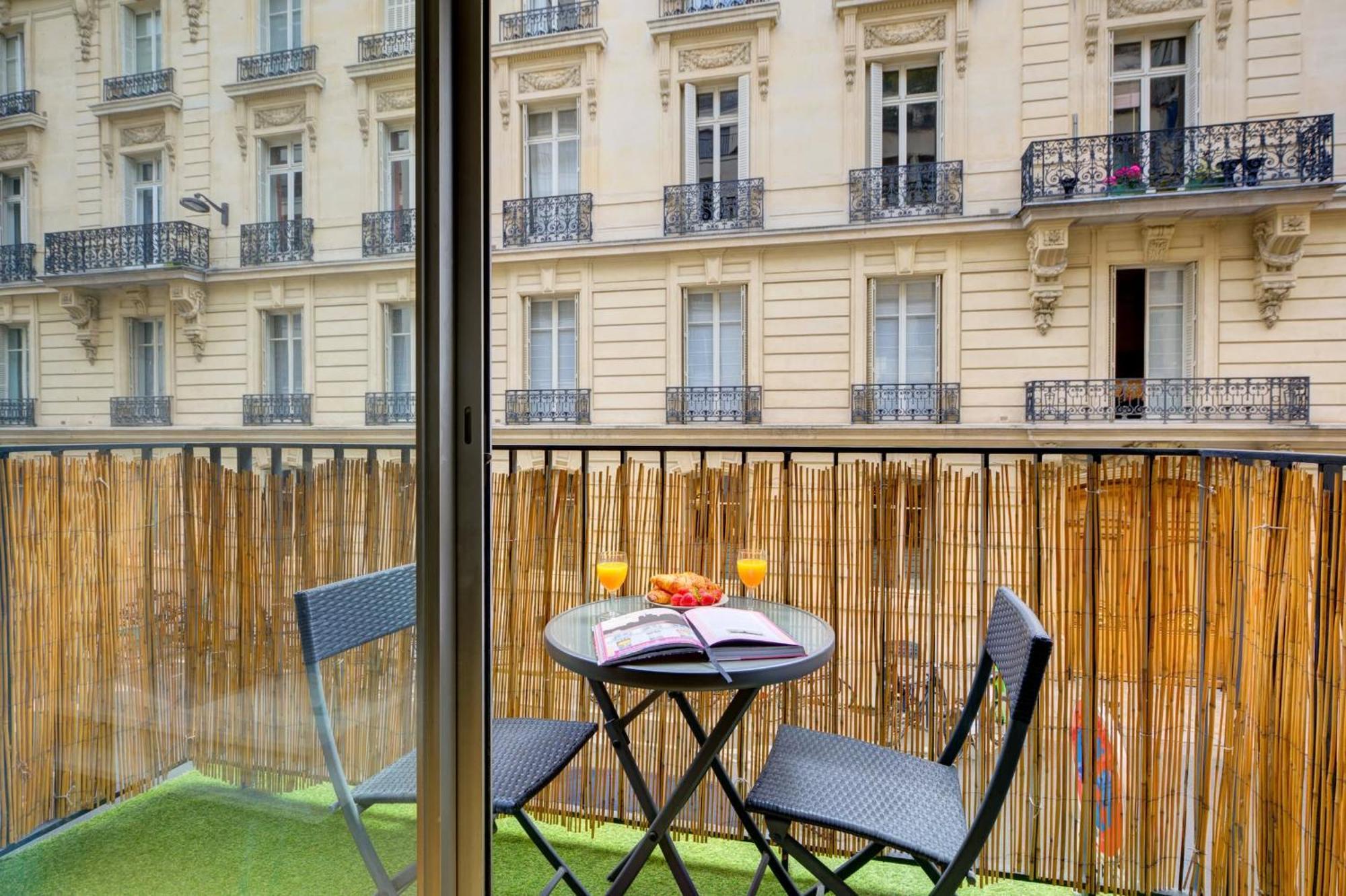 St Germain & Le Bon Marche With Balcony - Cityapartmentstay Paris Luaran gambar